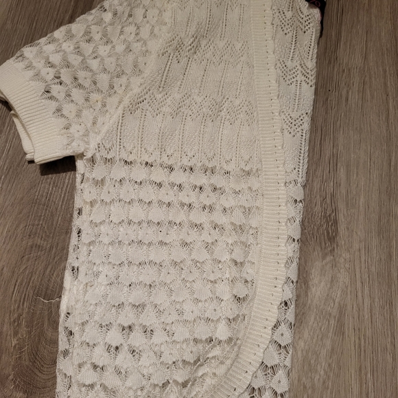 T/O Sweaters white size M 5/$20 sale - Picture 3 of 3